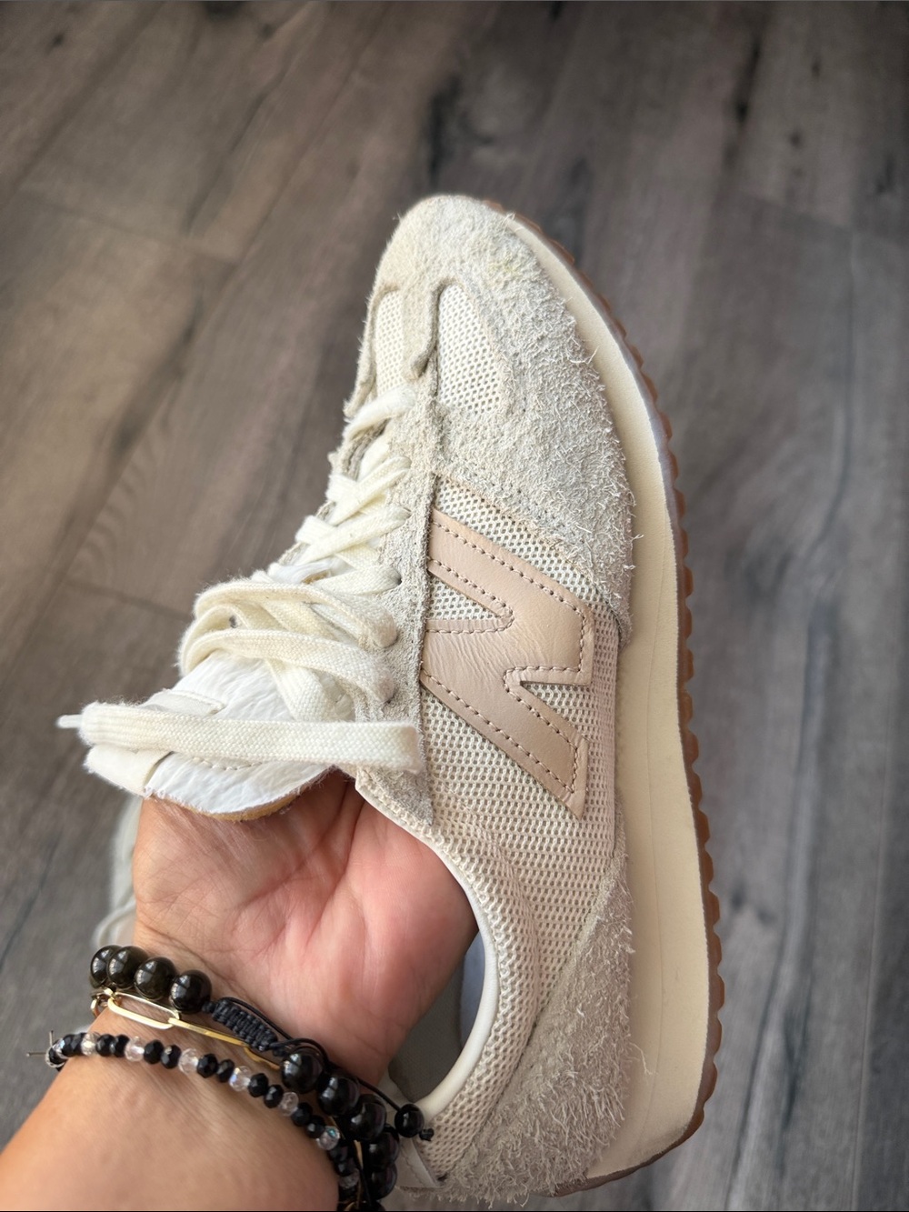 New Balance Women's Cream and Beige Retro Runner Sneakers - Picture 9 of 10